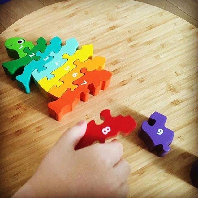 Puzzle en bois dinosaures