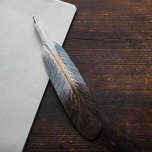 Stylo bille plume de pigeon en bois
