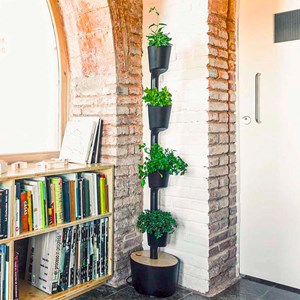 Jardinière verticale smart, 4 pots noir