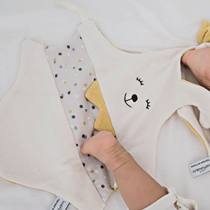 Doudou lapin elégant en coton