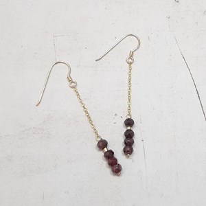 Boucles d'oreilles grenat en argent doré
