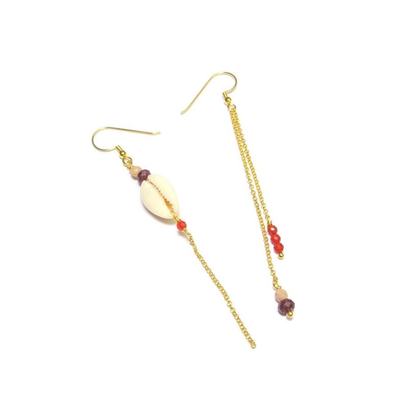 Boucles d'oreilles asymétriques cauri