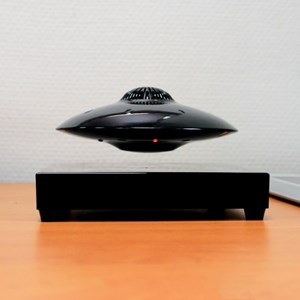 Enceinte ufosound noire en lévitation su