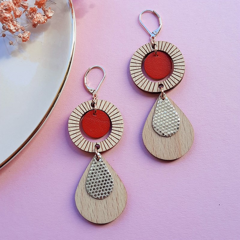 Boucles longues ethnique rouge