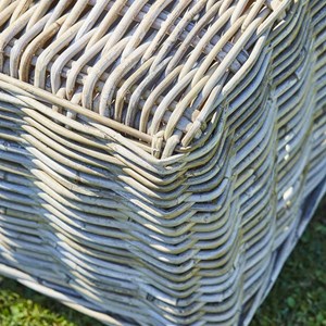 Table basse carrée en kubu naturel