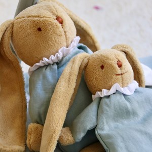 Peluche musicale lapin nid d'ange vert céladon (28 cm)