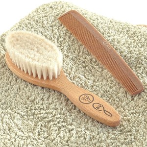 Brosse à cheveux bébé