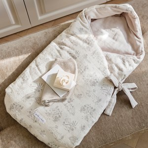 Nid d'ange avec capuche