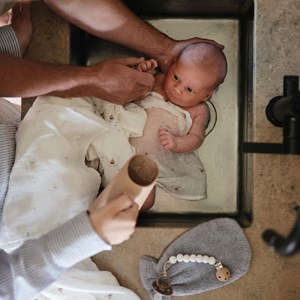 Gobelet de rinçage pour le bain