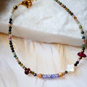 Bracelet advitiya – équilibre et protection avec tourmalines et grenats