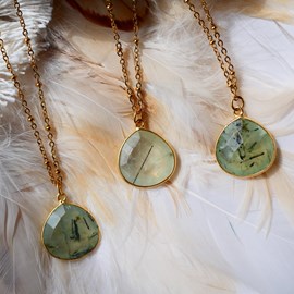 Collier justine prehnite - amour inconditionnel et guérison