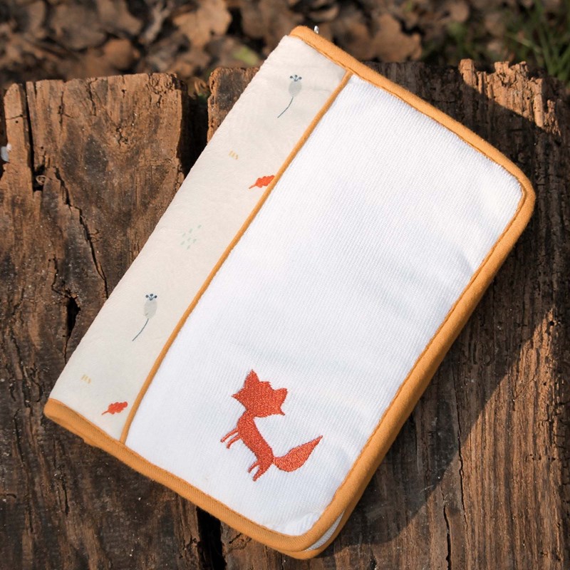 Protège carnet de santé ecru