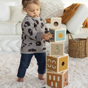 Cubes empilables en bois multicolore
