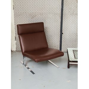 Jakob, le fauteuil en cuir marron n°367