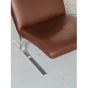 Jakob, le fauteuil en cuir marron n°367
