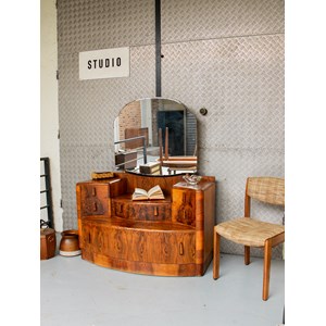 Louise, la coiffeuse en bois n°120