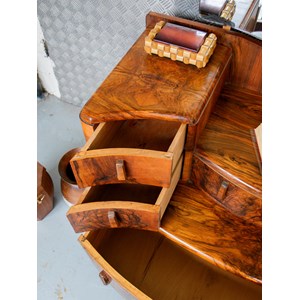 Louise, la coiffeuse en bois n°120