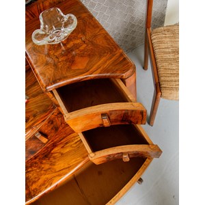 Louise, la coiffeuse en bois n°120