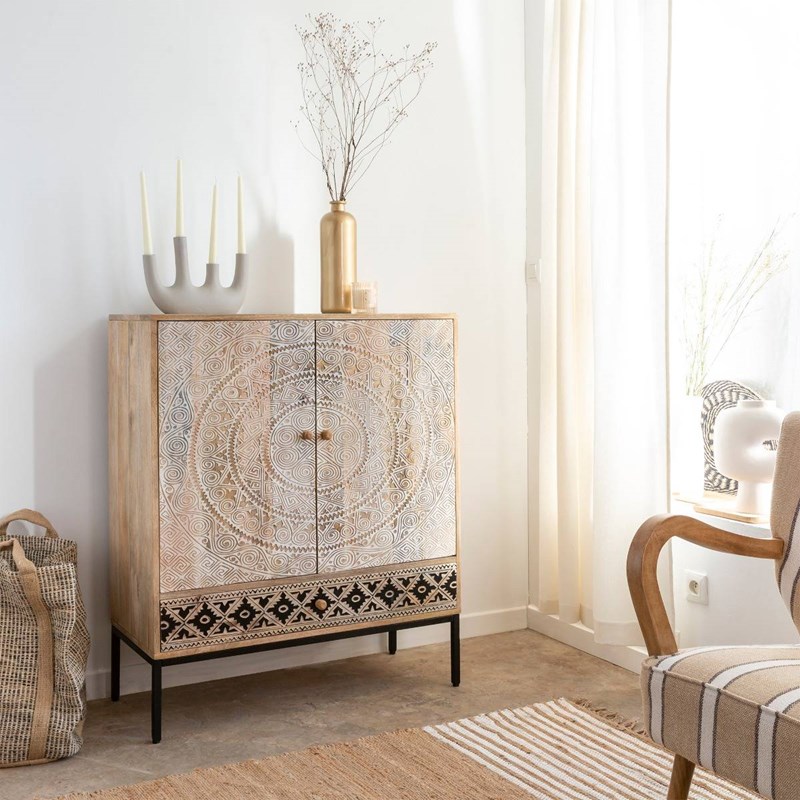 Armoire sculptée en bois de manguier