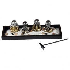 4 bonzes sur jardin zen