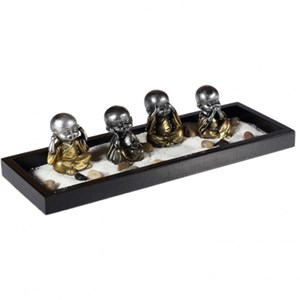 4 bonzes sur jardin zen