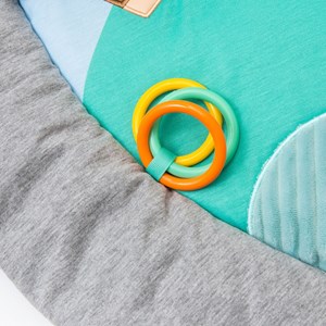 Tapis d'éveil ferme