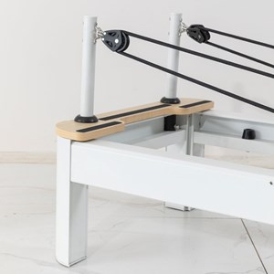 Pilates reformer blanc en aluminium