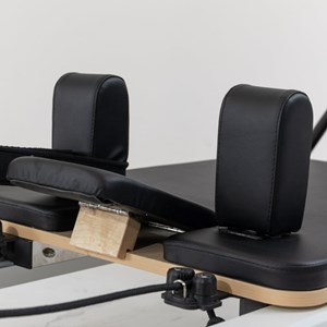 Pilates reformer blanc en aluminium