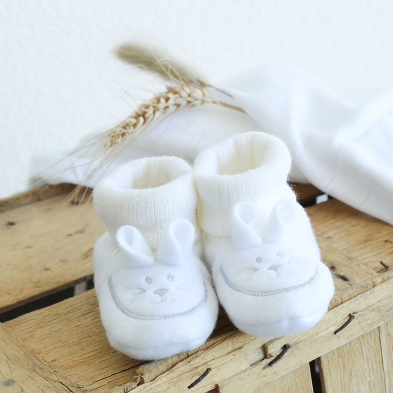 Chaussons naissance - petit lapin blanc