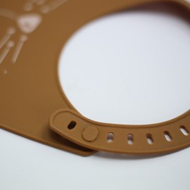 Bavoir silicone récupérateur caramel