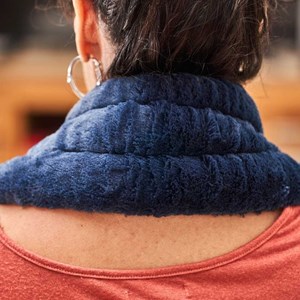 Bouillotte tour de cou bleu nuit