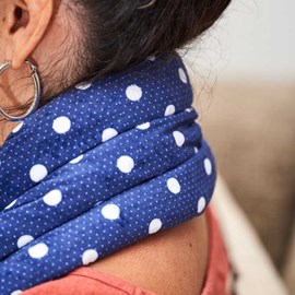 Bouillotte tour de cou bleu à pois