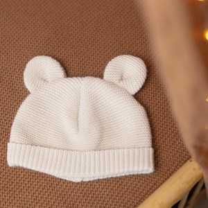 Bonnet en maille avec des petites oreill