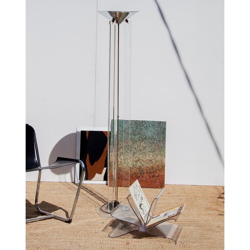 Porte-revues en plexiglass n°136