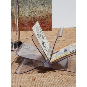 Porte-revues en plexiglass n°136