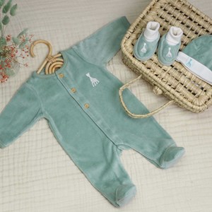 Bonnet de naissance brodé vert sauge 0 1