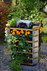 Vertika, le potager composteur