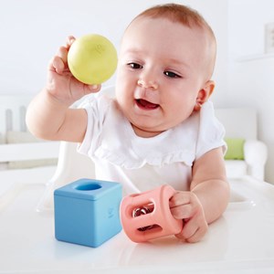 Sonajero bebé hape geométrico