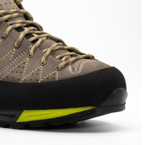 Chaussures de randonnée garsport 44