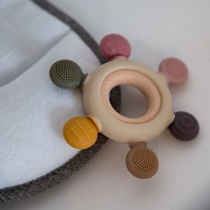 Anneau de dentition multi-sensoriel