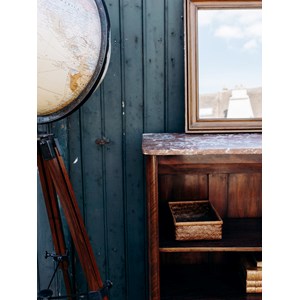 Étagère en bois et en marbre n°111