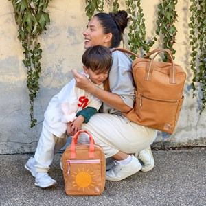 Petit sac à dos carré little one & me caramel