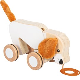 Chien à tirer avec oreilles crépitante