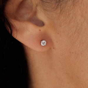 Clous d'oreilles oz serti 4 griffes