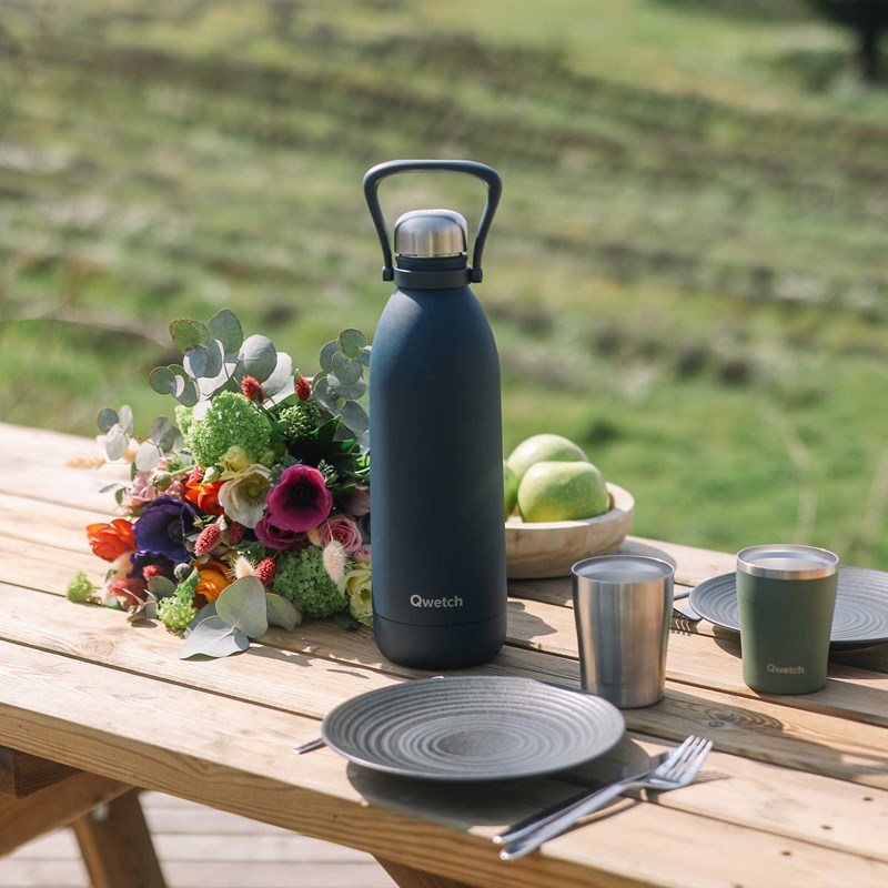 Qwetch bouteille isotherme titan carbon