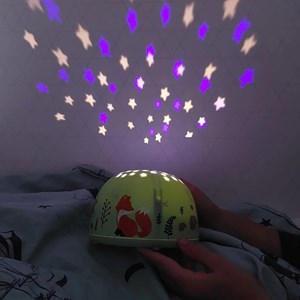 Veilleuse projecteur d'étoiles vert de