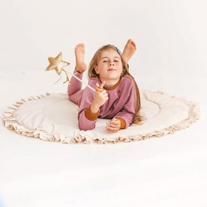 Tapis de jeu avec bordure  volants creme