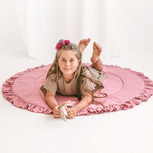 Tapis de jeu avec bordure  volants rose