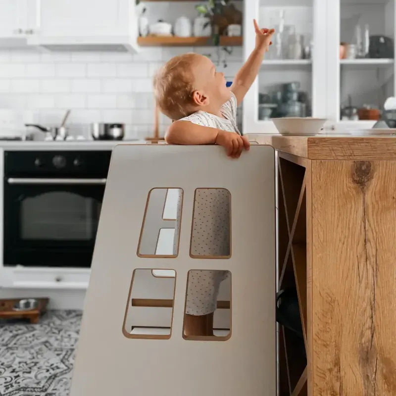 Tour d'apprentissage montessori pour enfant en bois blanc (Tupti.wood) - Image 2