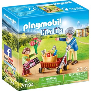 City life - petite fille et grand-mère